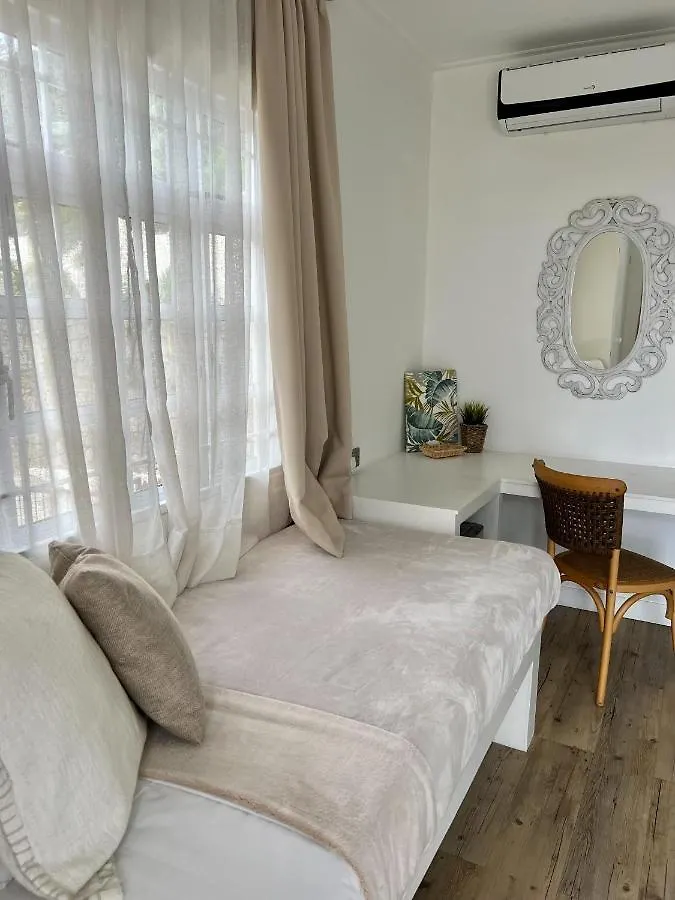 The Runway Lodge Pointe La Rue
