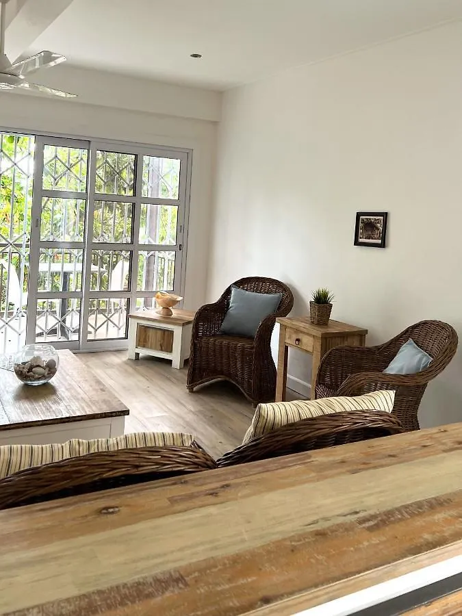 The Runway Lodge Pointe La Rue Bed & Breakfast