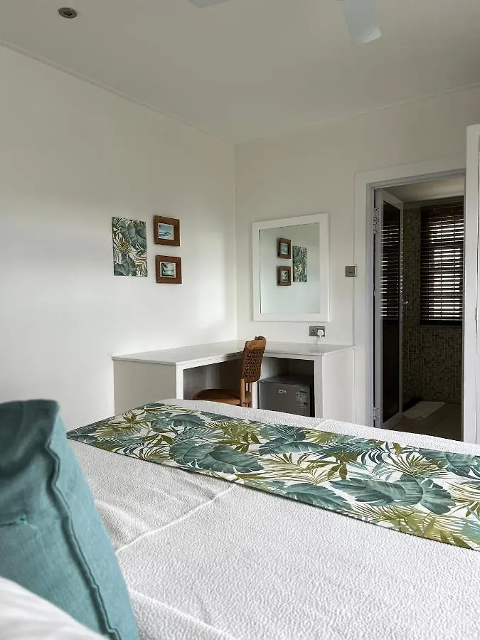 Bed & Breakfast The Runway Lodge Pointe La Rue