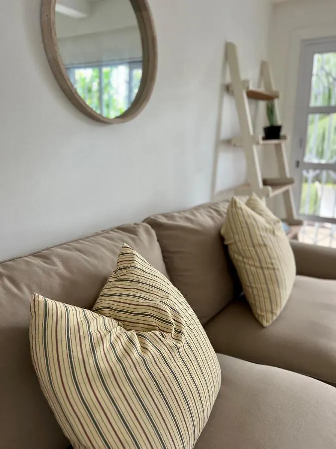 The Runway Lodge Pointe La Rue 0*,  Seychelles